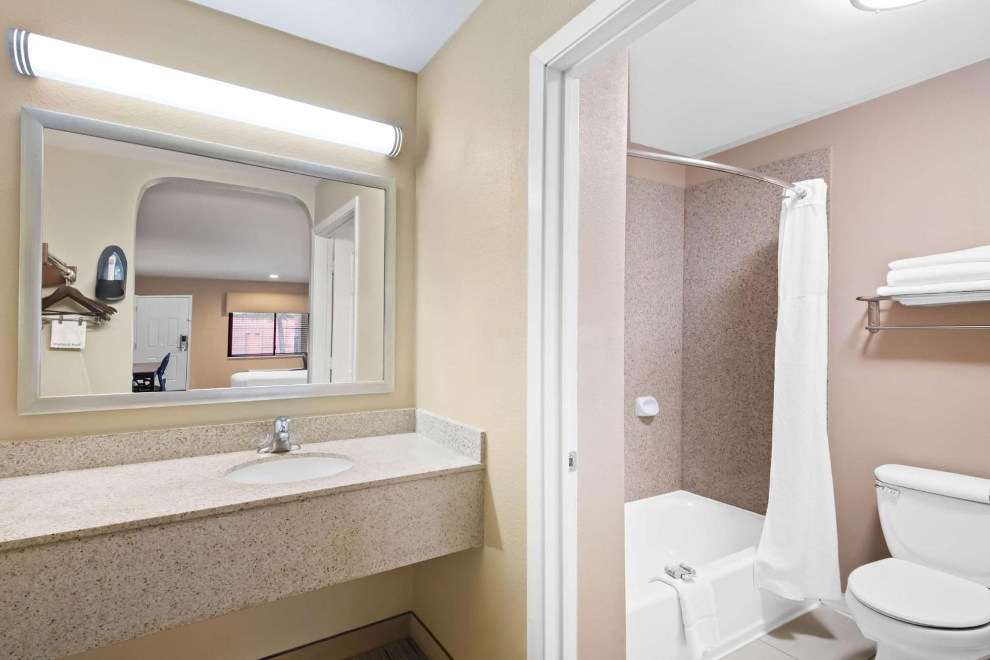 סידר פארק Best Western Cedar Inn מראה חיצוני תמונה