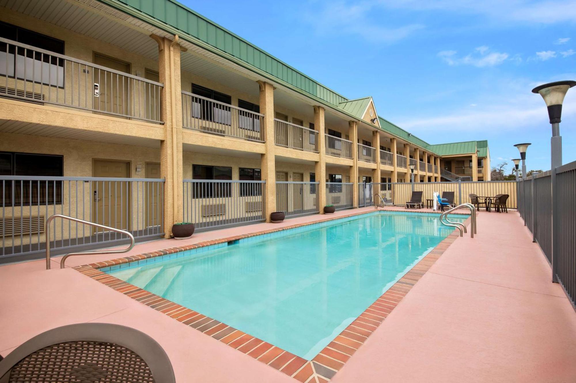 סידר פארק Best Western Cedar Inn מראה חיצוני תמונה